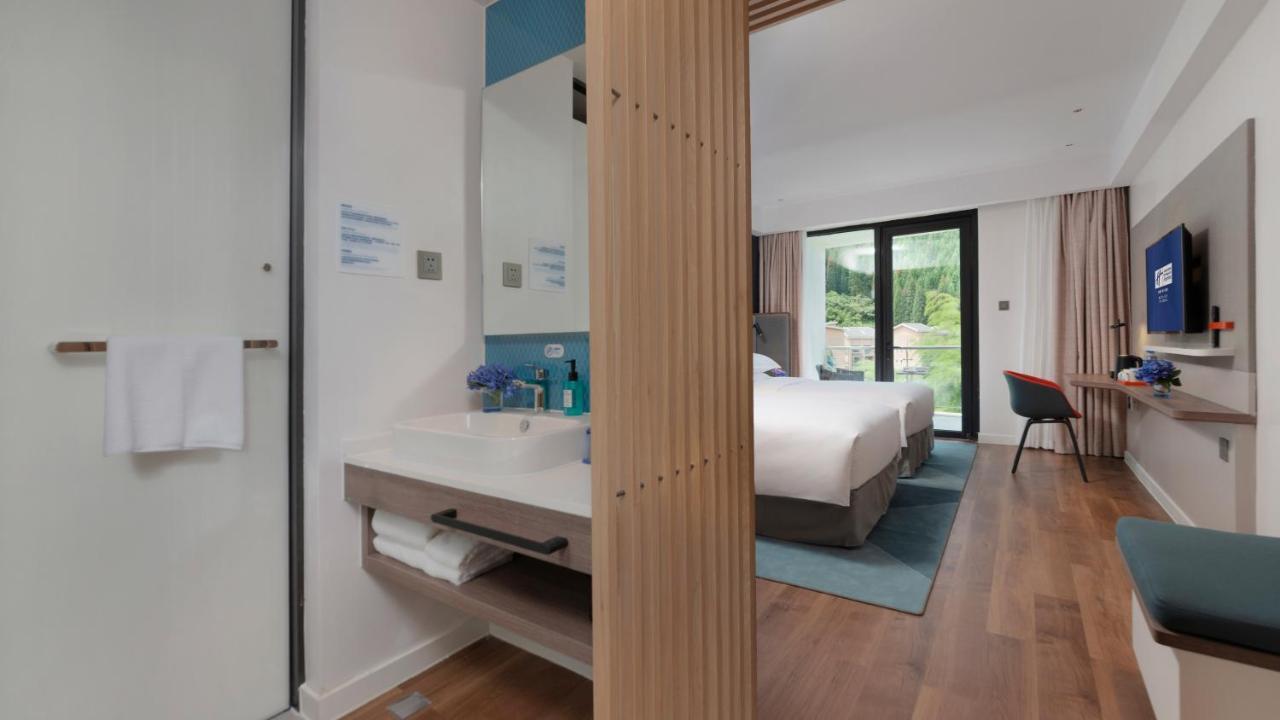 Holiday Inn Express Qiliping By Ihg Emeishan Exterior foto
