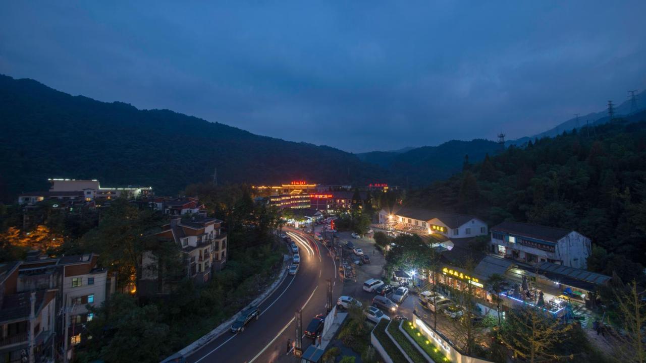 Holiday Inn Express Qiliping By Ihg Emeishan Exterior foto